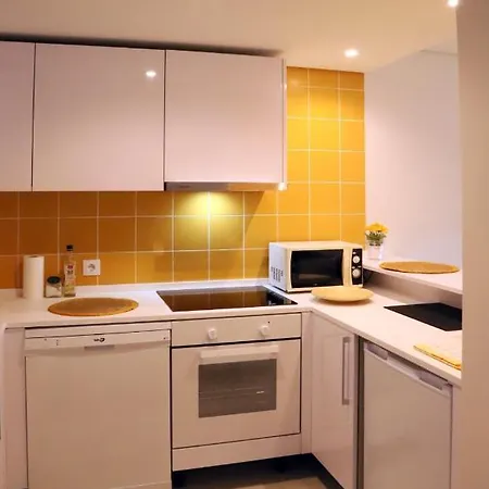 By The Sea كاسكايس