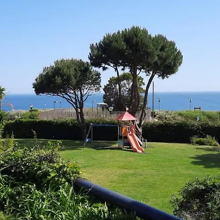 By The Sea كاسكايس